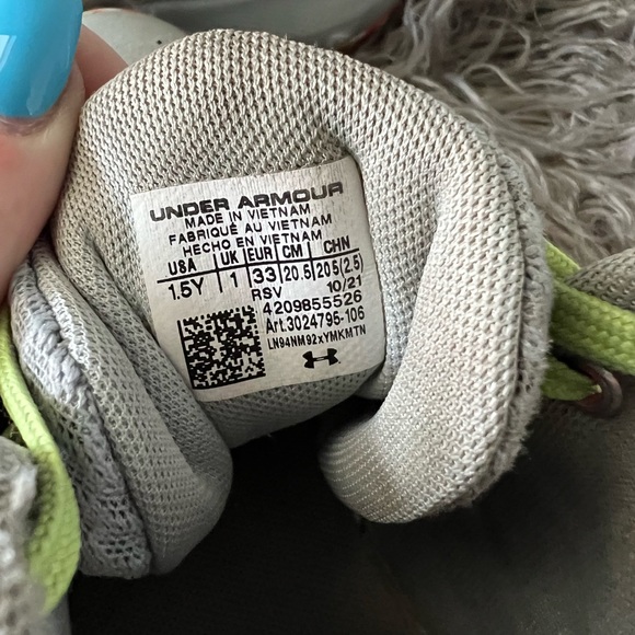 Boys Under Armour Gray pink/lime sneakers - size 1.5Y - Picture 6 of 6